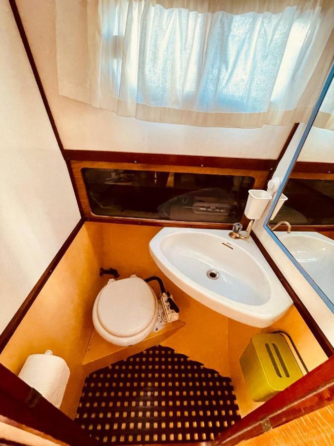 Hotel Stylish 80'S Fishing Boat à Sant Adrià de Besòs Extérieur photo